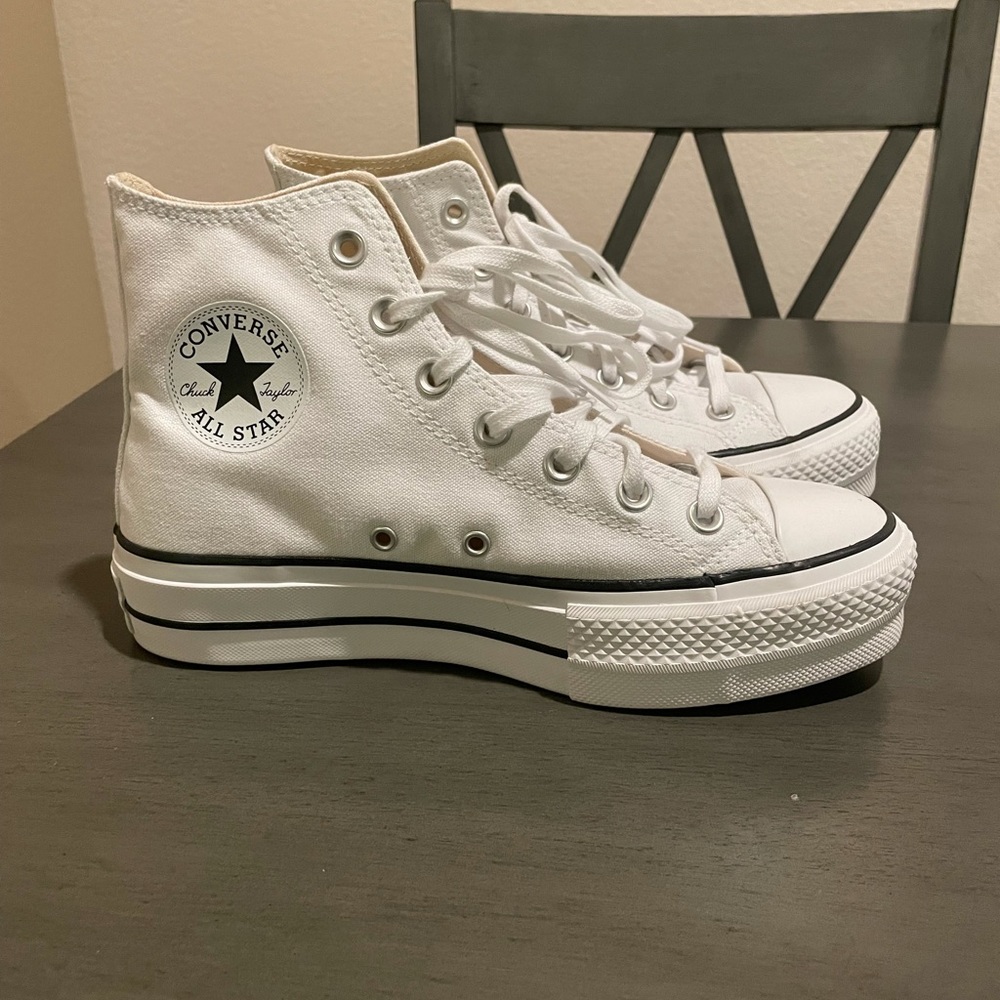White High Top Converse - Size 7 US Women’s - New Condition Never Been Worn